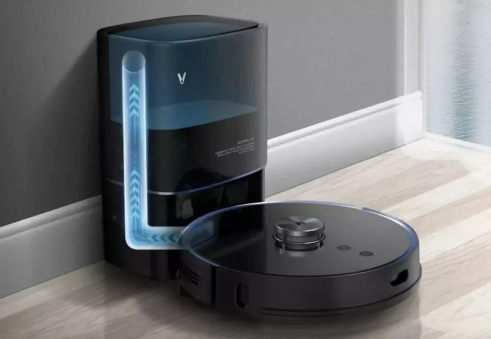 robot vacuum cleaner hardwood floor